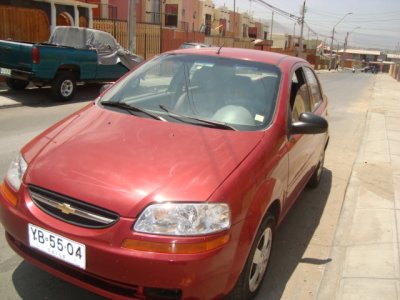 CIERRE CENTRALIZADO, ALZAVIDRIOS ELECTRICOS (delanteros), ALARMA, APERTURA MALETERA INTERIOR, VOLANTE REGULABLE, PAPELES AL DIA, REVISION TECNICA JULIO 2011, EXCELENTE ESTADO.

CONTACTO: MARIO MANCILLA 77636674 
VERONICA DIAZ 93097479 
