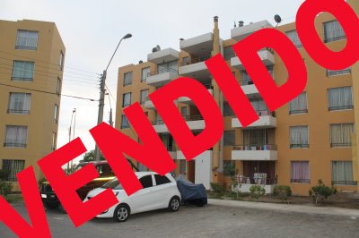 Hermoso departamento ubicado en segundo nivel,todo piso cerámica y dormitorios piso flotante.
Hermosa vista al mar,conserjería las 24 horas,juegos infantiles,locomoción a la puerta,cerca de supermercados y colegios.