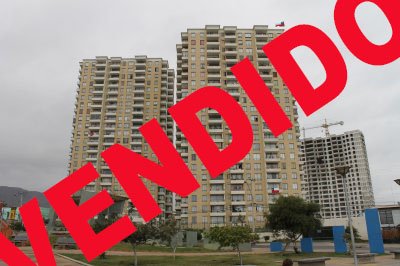 Por urgencia se vende hermoso departamento ubicado frente a parque Nicolás tirado, en ultimo nivel,piso numero 22,con hermosa vista.
Sistema de consejería las 24 horas, piscina, quincho par asados. 