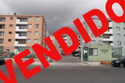 Hermoso departamento ubicado en sector de condominios.
Condominio cuenta con conserjería las 24 hrs,estacionamiento,piscinas,juegos infantiles y quinchas para asados.