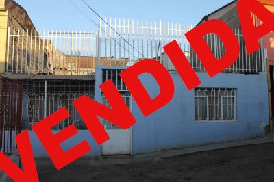 Amplia propiedad ubicada en excelente sector.
Dormitorios grandes,patio,antejardin,loza para segundo nivel.