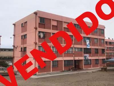 Hermoso departamento ubicado frente a Parque Nicolas Tirado,ubicado en cuarto nivel.
Estacionamiento a minutos del centro y cerca de todo.
